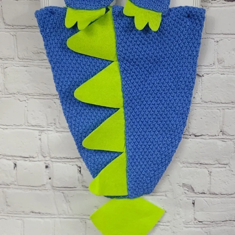 Baby Dinosaur Photo Prop 0-6M Crochet Dino Tail Mittens Newborn Costume NWT